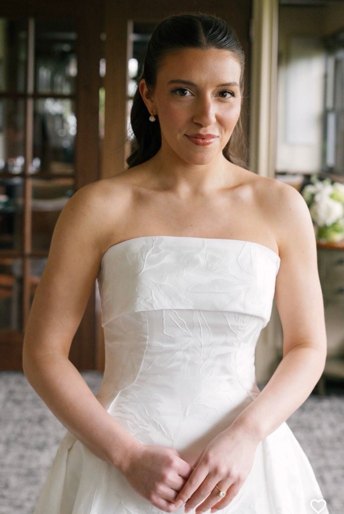 natural looking bride smiling